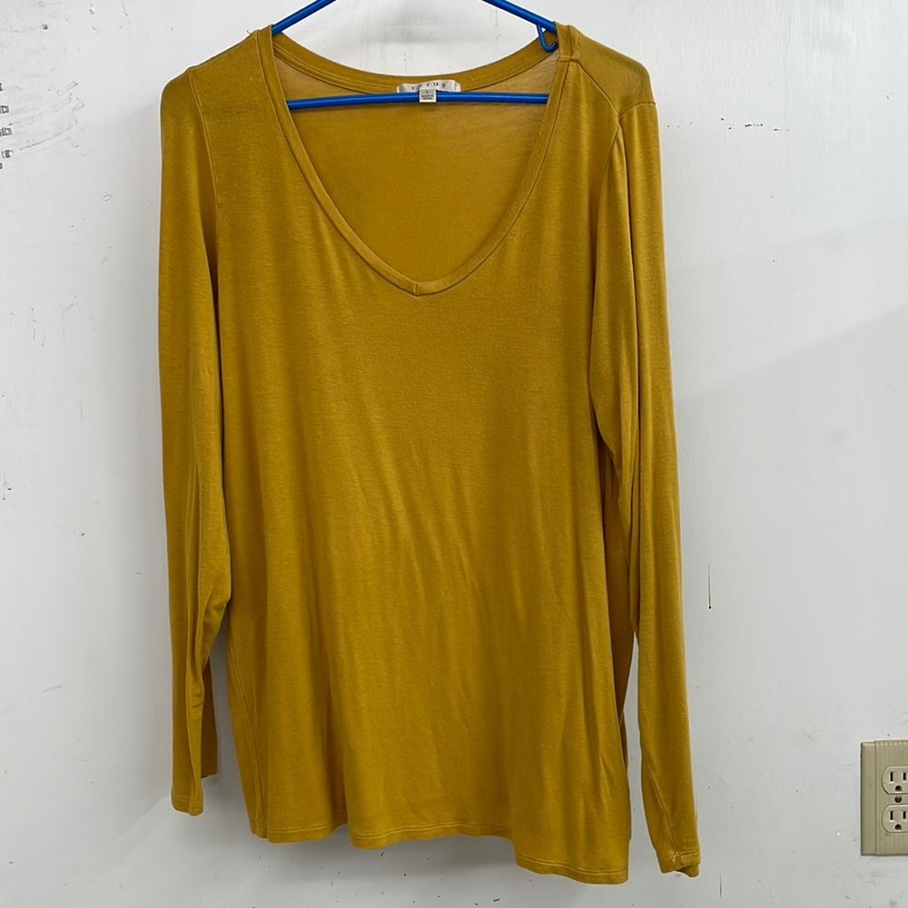 Long sleeve lightweight women’s mustard color top L